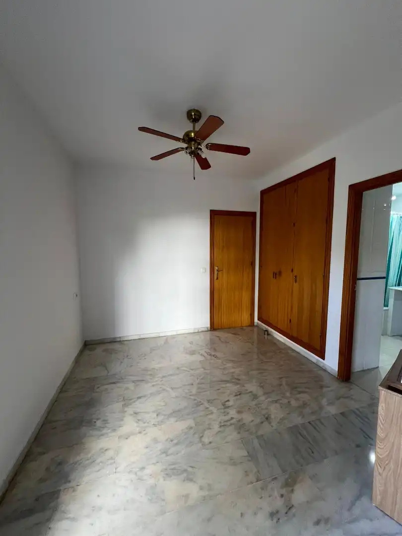Dormitori de Apartament en venda en Estepona amb Terrassa, Piscina i Piscina comunitària