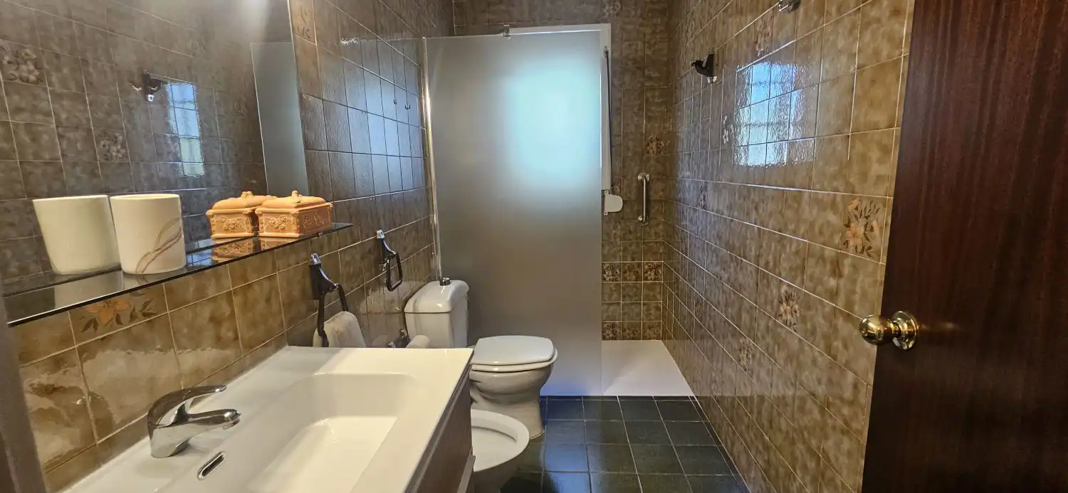 Baño de Casa o chalet en venta en Corbera de Llobregat con Aire acondicionado, Calefacción y Terraza