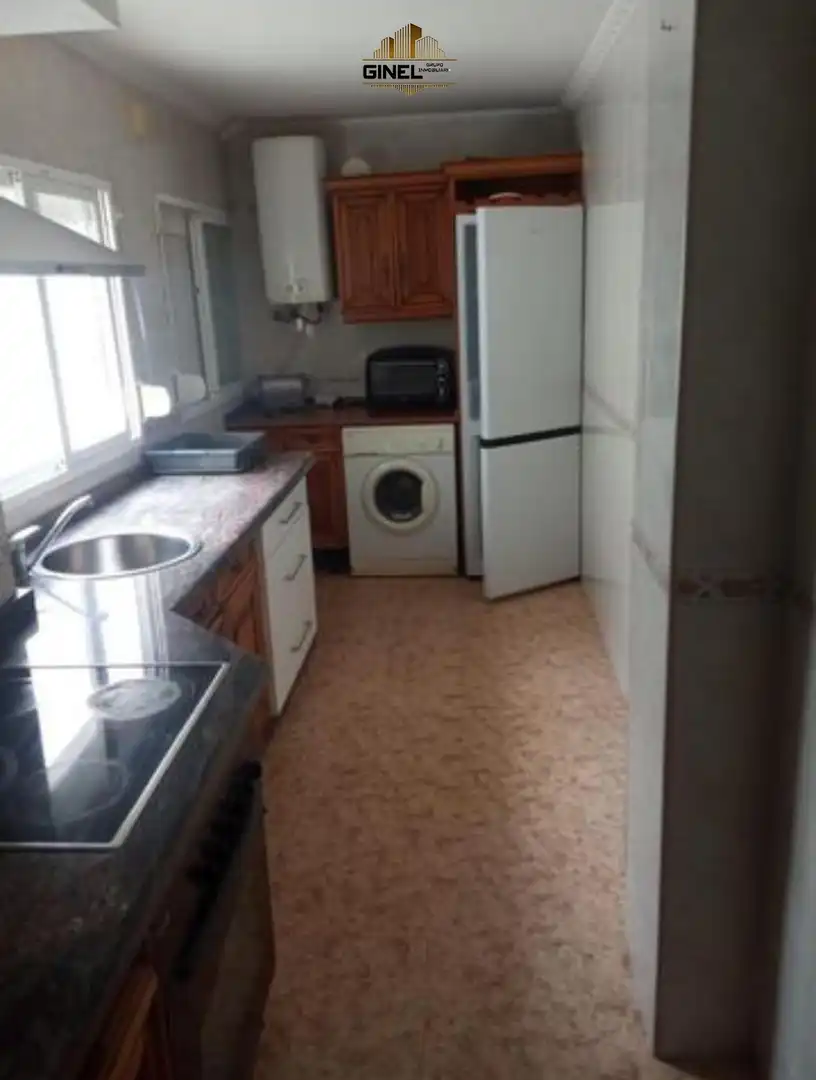 Cuina de Pis de lloguer en Jaén amb Aire condicionat i Balcó