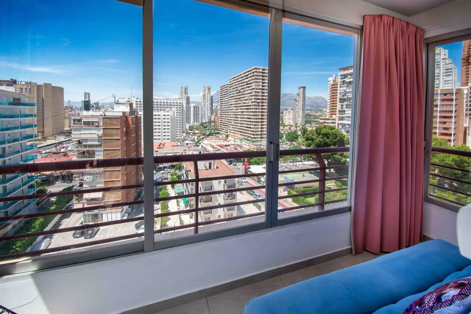 Dormitori de Apartament en venda en Benidorm amb Piscina