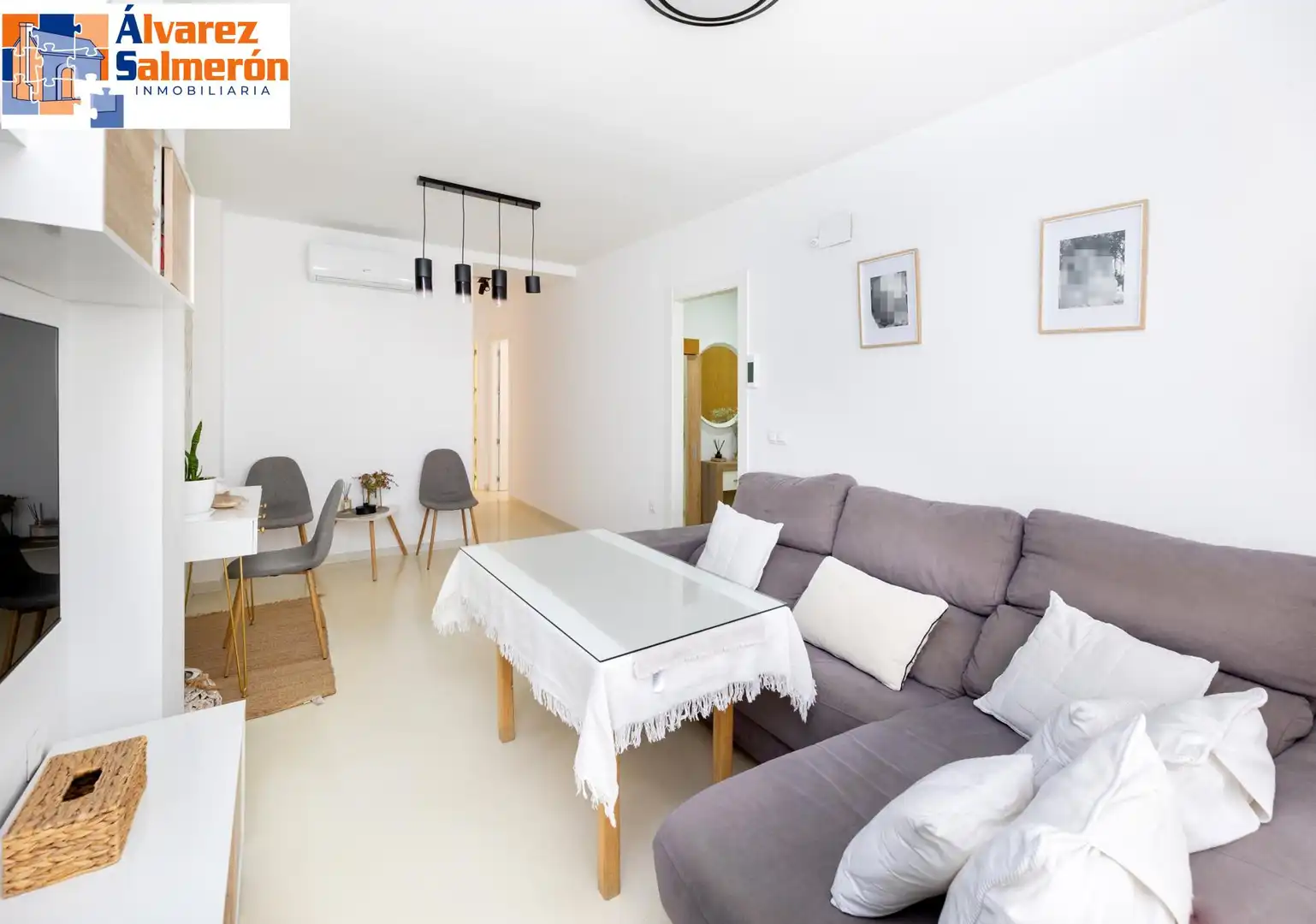 Sala d'estar de Apartament en venda en La Zubia amb Aire condicionat i Moblat