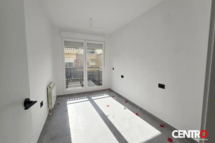 Schlafzimmer von Wohnung zum Verkauf in Cenes de la Vega mit Klimaanlage, Heizung und Privatgarten