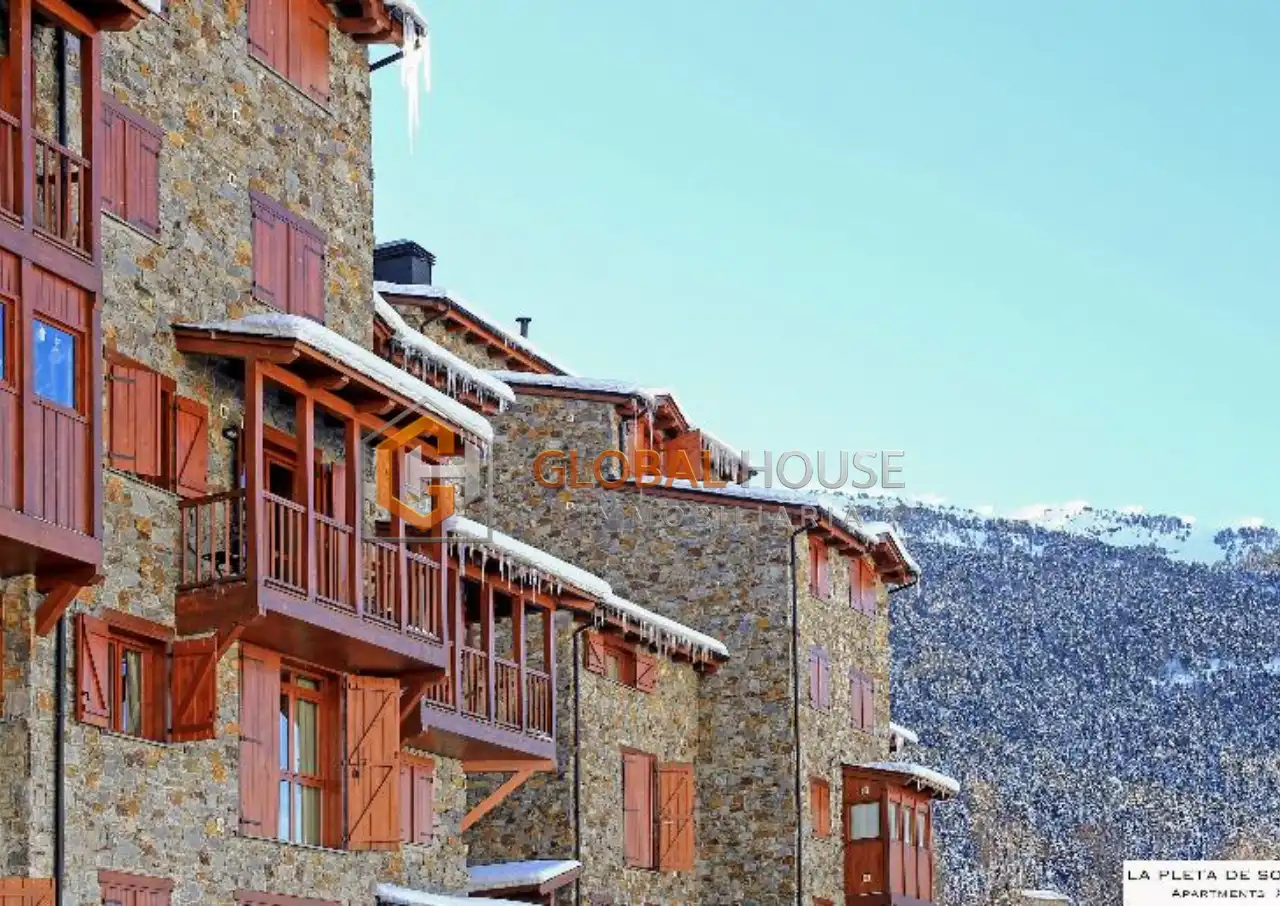 Vista exterior de Piso en venta en Canillo con Trastero
