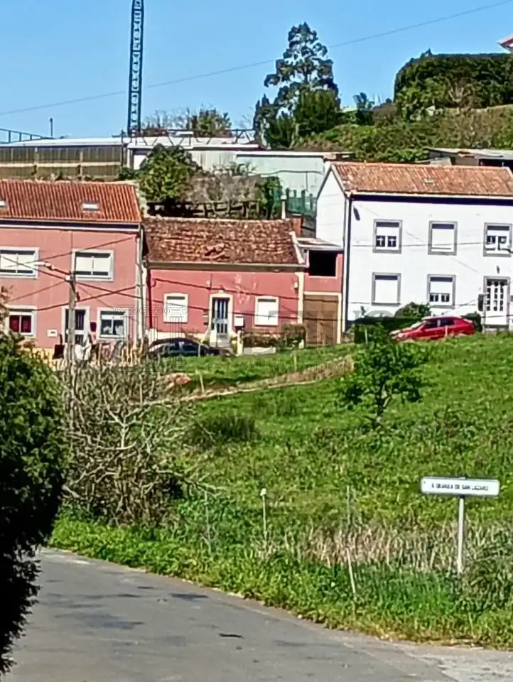 Vista exterior de Finca rústica en venda en Santiago de Compostela  amb Calefacció