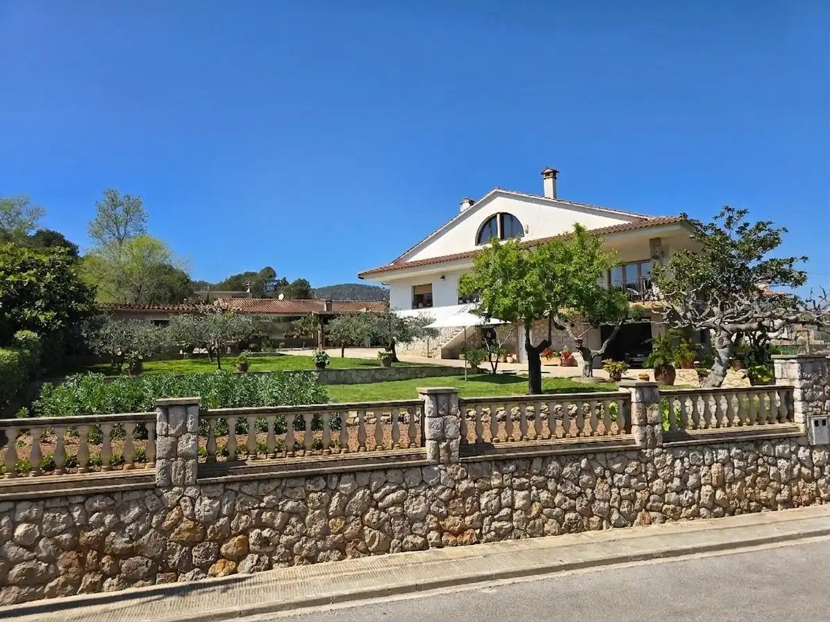 Vista exterior de Casa o chalet en venta en Canyelles con Calefacción, Jardín privado y Terraza