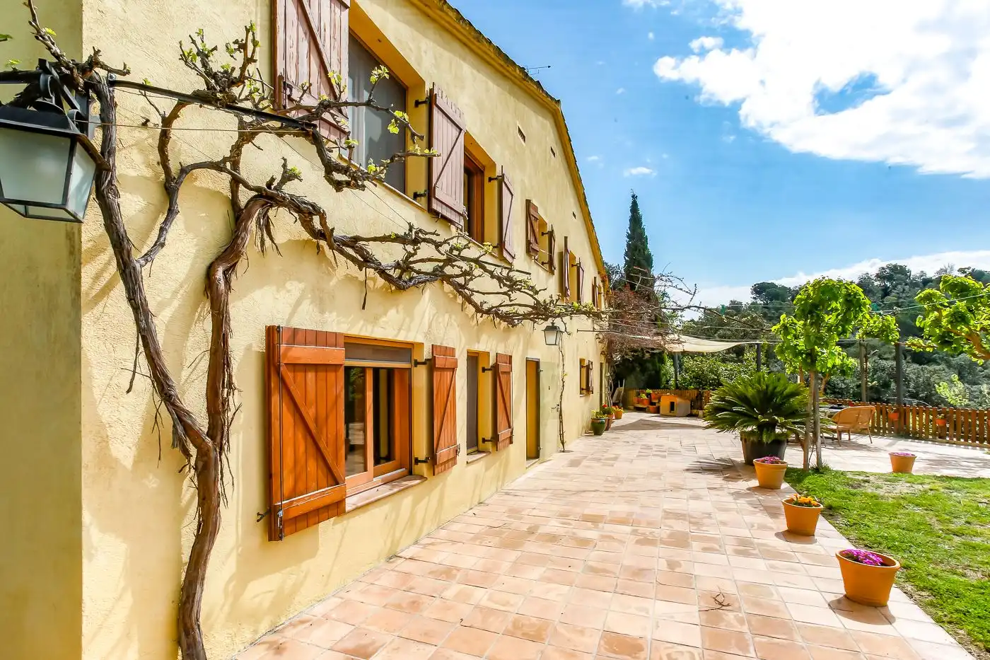Vista exterior de Finca rústica en venta en Sant Iscle de Vallalta con Calefacción, Terraza y Trastero