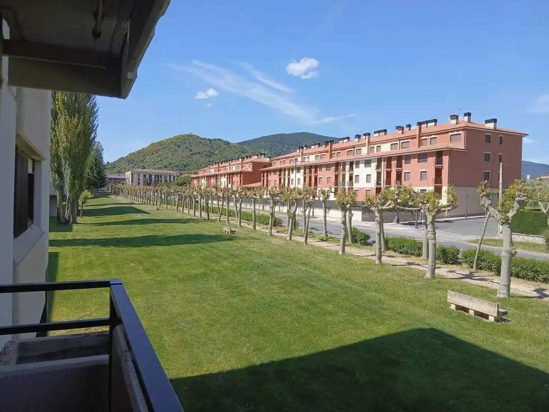 Außenansicht von Wohnung zum Verkauf in Ezcaray mit Heizung, Privatgarten und Terrasse