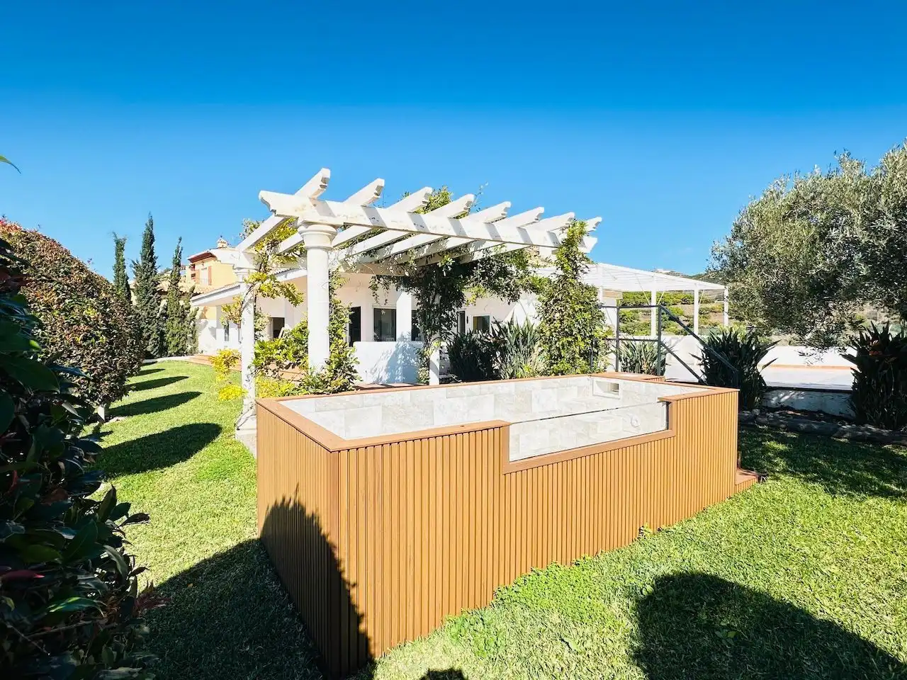 Piscina de Casa o xalet en venda en Torrox amb Aire condicionat, Jardí privat i Traster