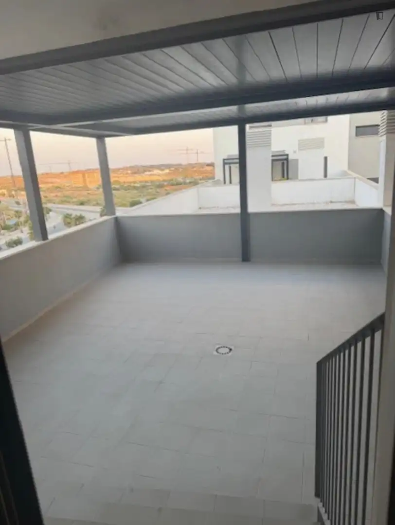 Terraza de Apartamento de alquiler en Dos Hermanas con Aire acondicionado, Calefacción y Amueblado