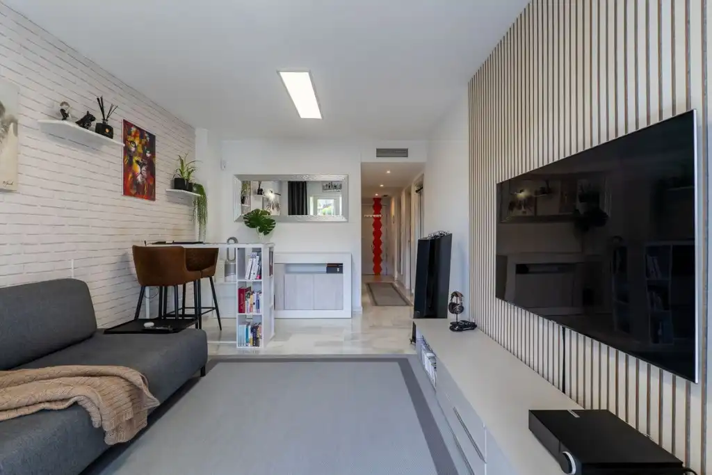 Apartment with pool for sale in Riviera del Sol, imagen 4