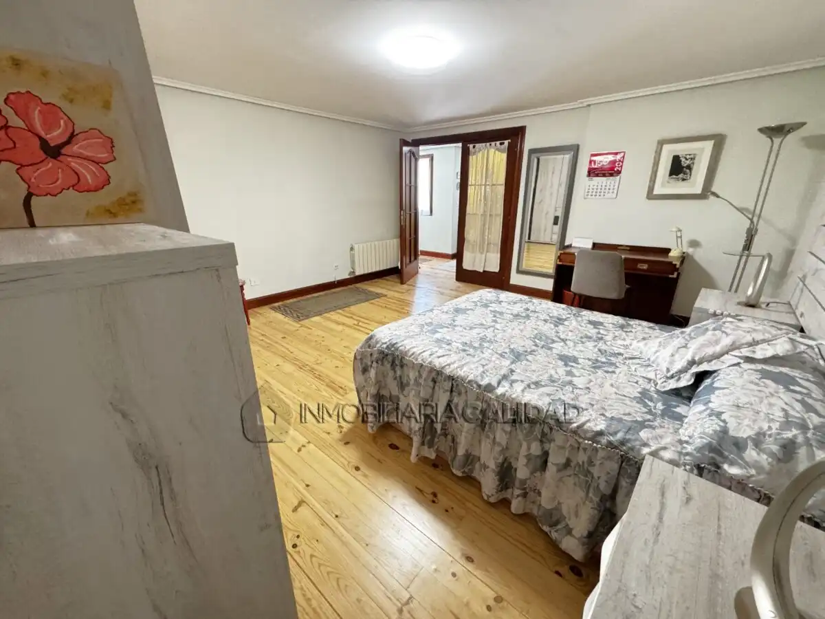 Bedroom of Flat for rent in Burgos  with Heating and Furnished