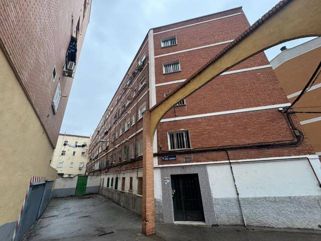 Piso en Venta en C/ Santa Florence en Los Rosales