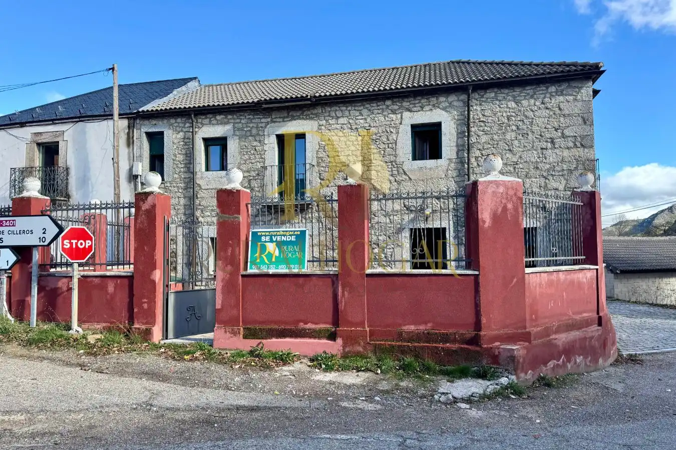 Detached homes for sale in Carretera Bayos, 1, Cabrillanes
