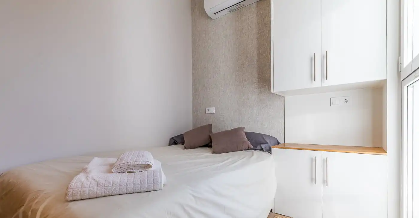 Habitación de Apartamento de alquiler en Madrid con Aire acondicionado, Amueblado y Se aceptan mascotas