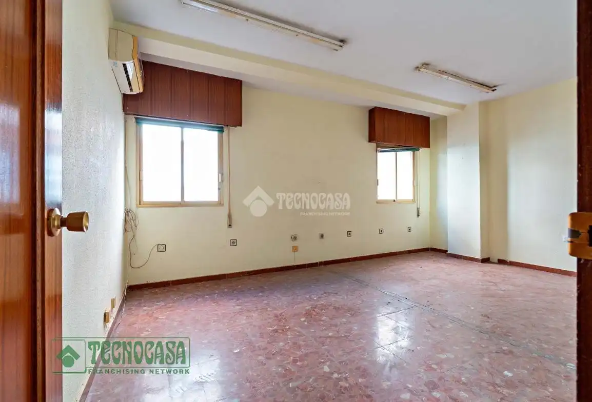 Wohnung zum Verkauf in El Ejido mit Klimaanlage und Balkon