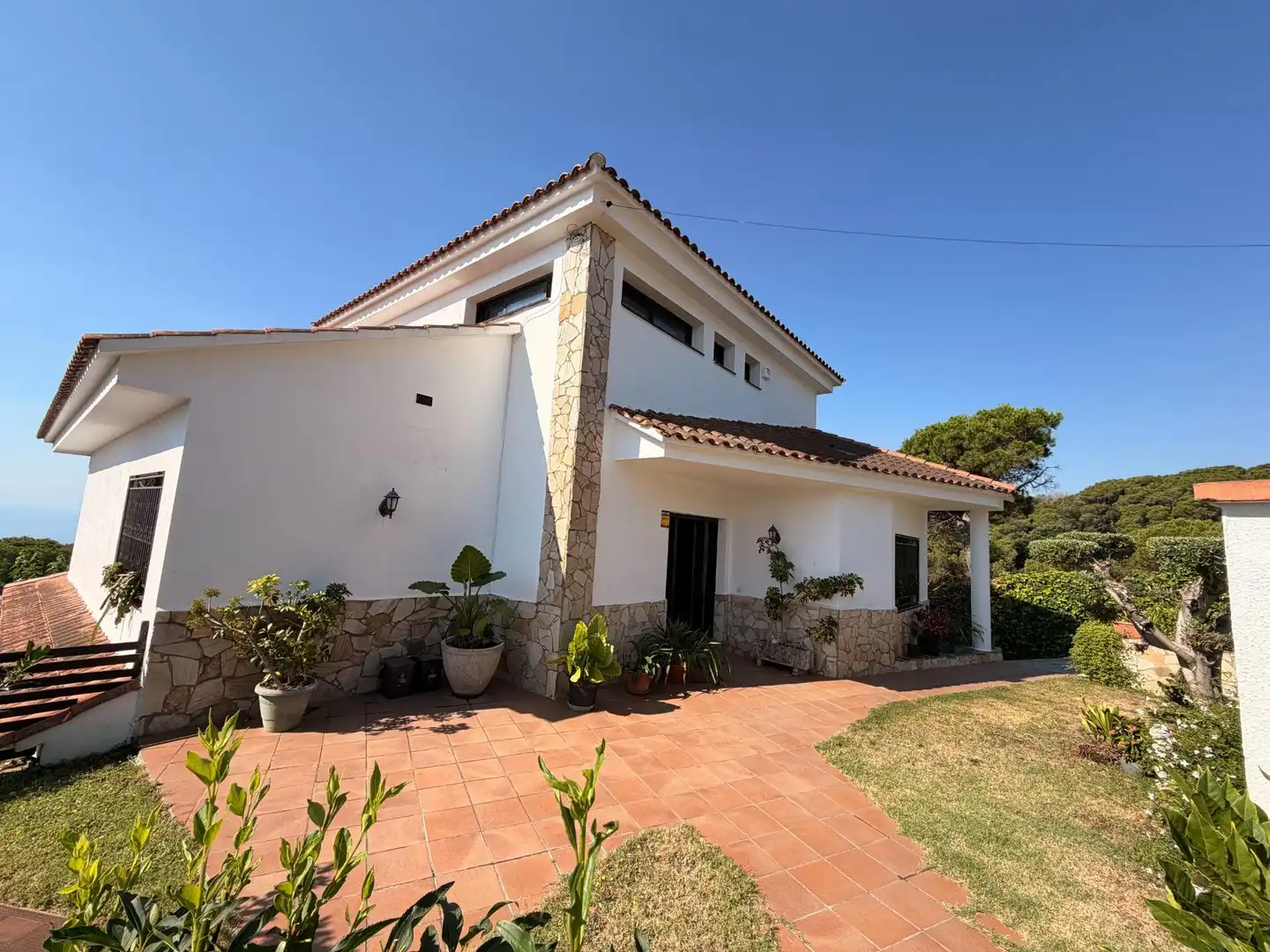 Vista exterior de Casa o xalet en venda en Mataró amb Calefacció, Terrassa i Traster
