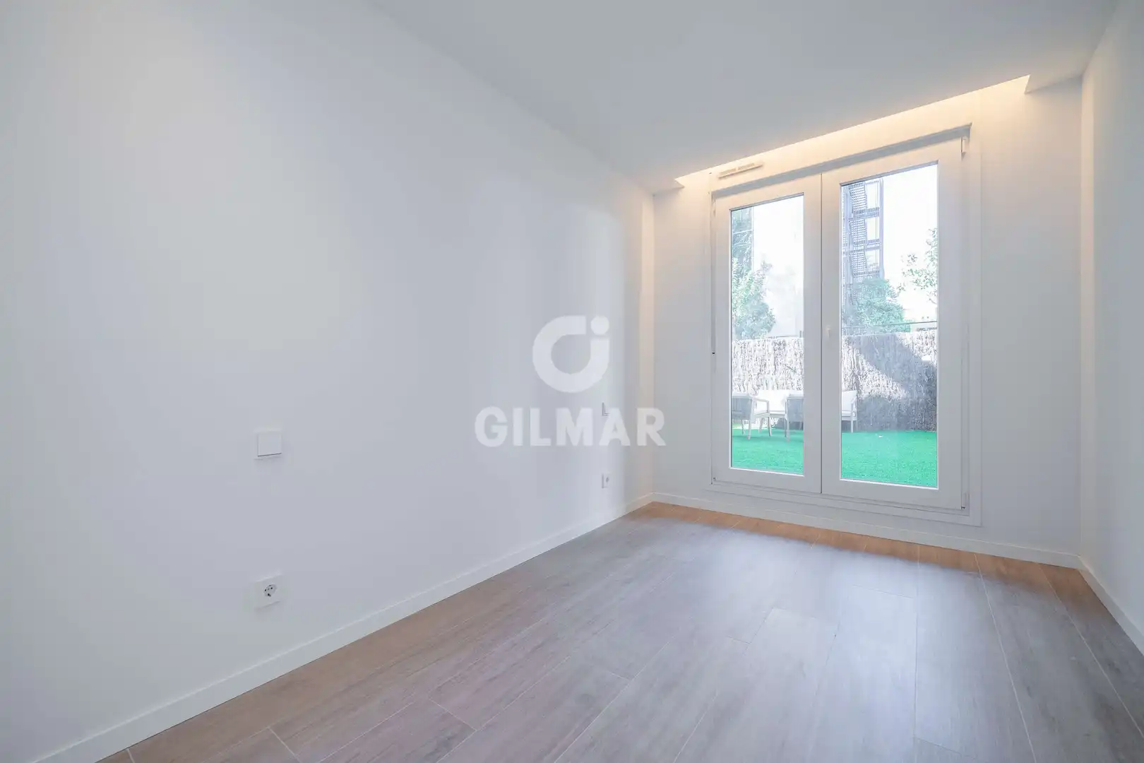 Dormitori de Planta baixa en venda en Madrid amb Calefacció, Jardí privat i Traster