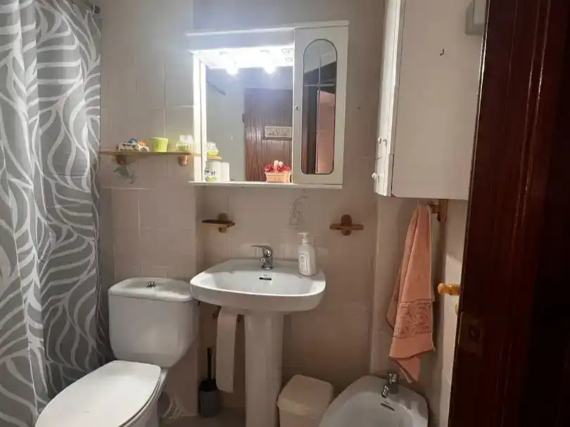 Baño de Piso de alquiler en Tavernes de la Valldigna, Valencia