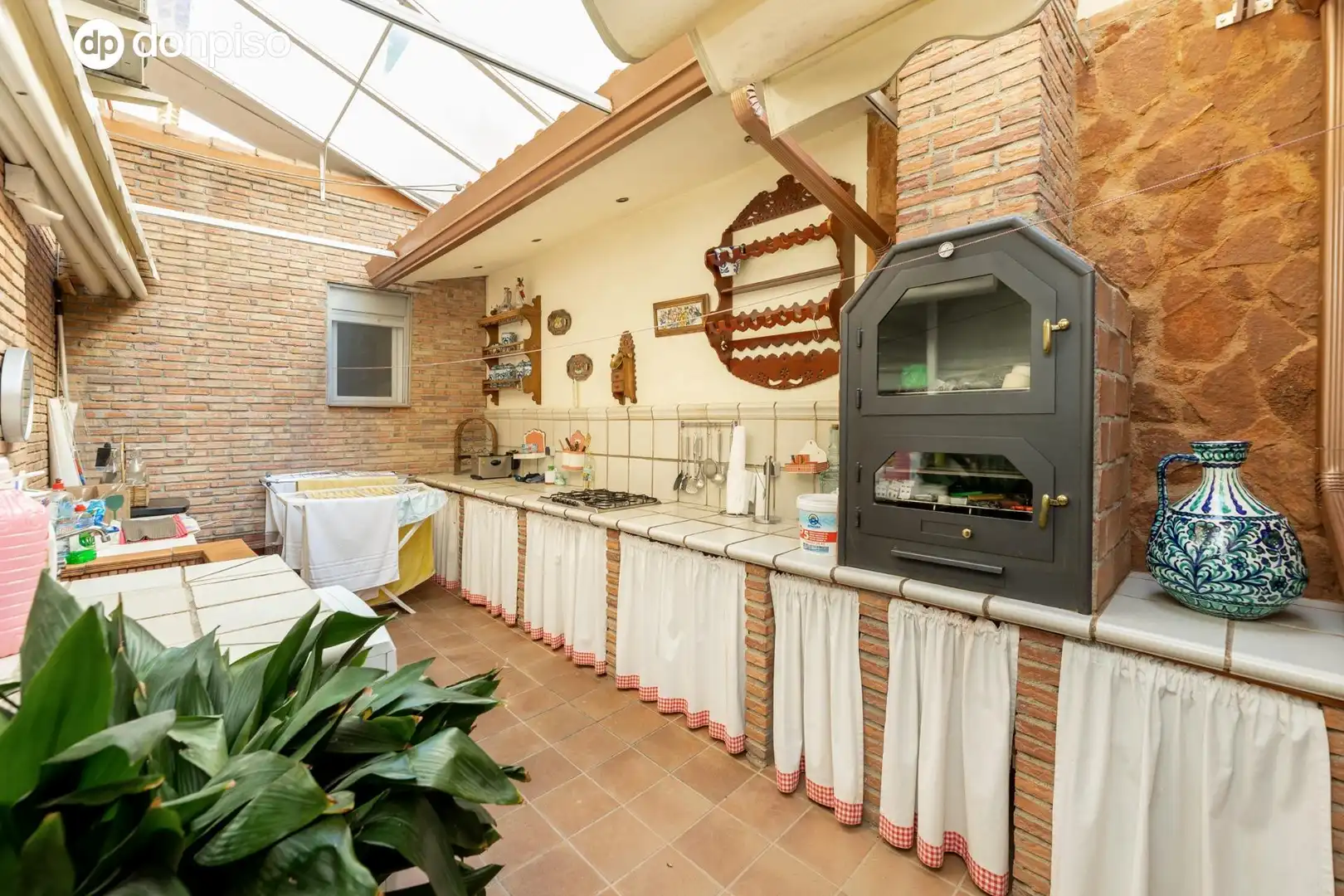 Cocina de Casa o chalet en venta en Granada con Jardín privado, Terraza y Piscina