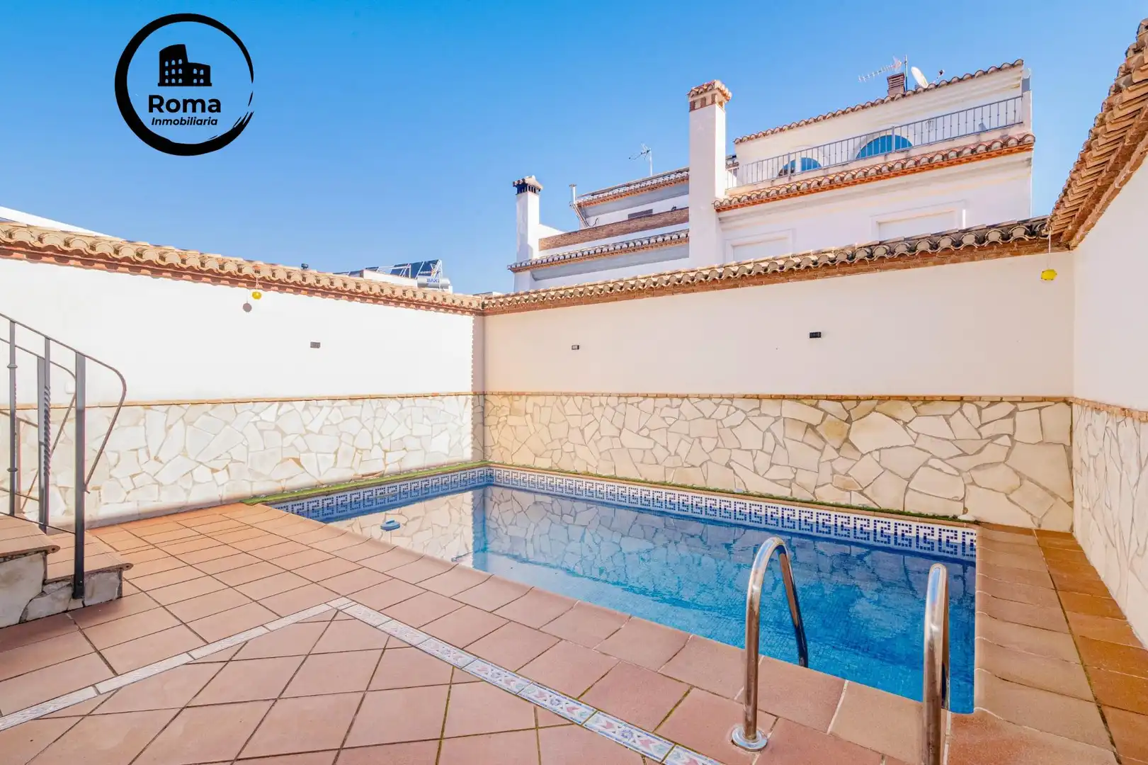 Piscina de Casa adosada en venta en La Zubia con Aire acondicionado, Calefacción y Piscina