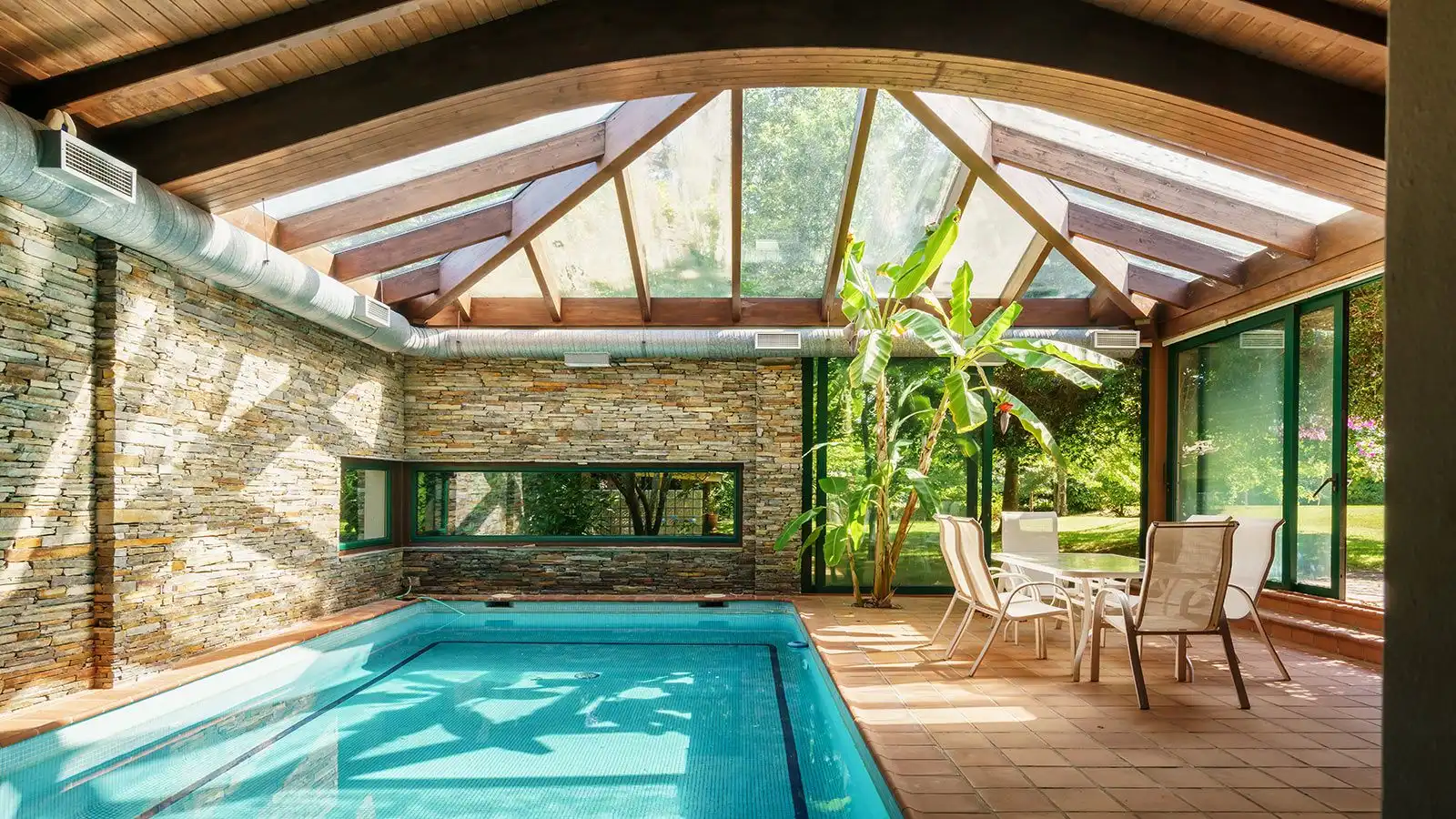 Piscina de Casa o chalet en venta en Oleiros con Calefacción, Jardín privado y Parquet
