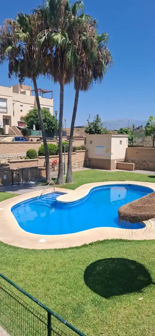 Casa a schiera con piscina in vendita a Calle Malaquita 2, imagen 3