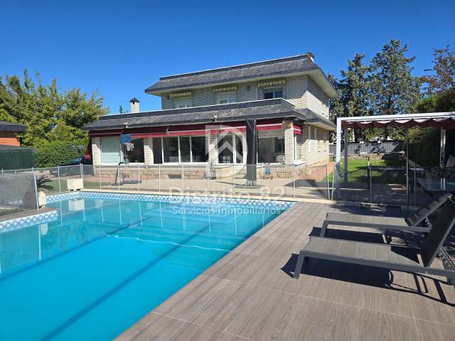 Casa-chalet en Alquiler en CALLE DE LA CAMPANA en Algete Centro