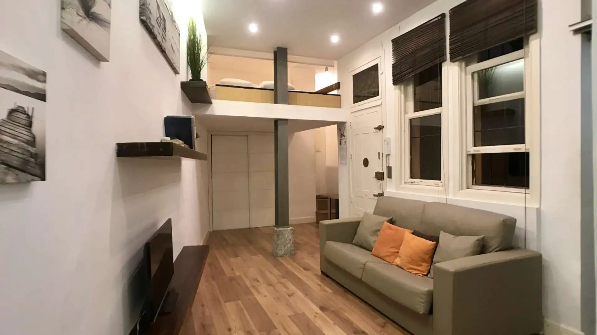 Sala d'estar de Estudi per a compartir en  Madrid Capital amb Aire condicionat, Calefacció i Terrassa