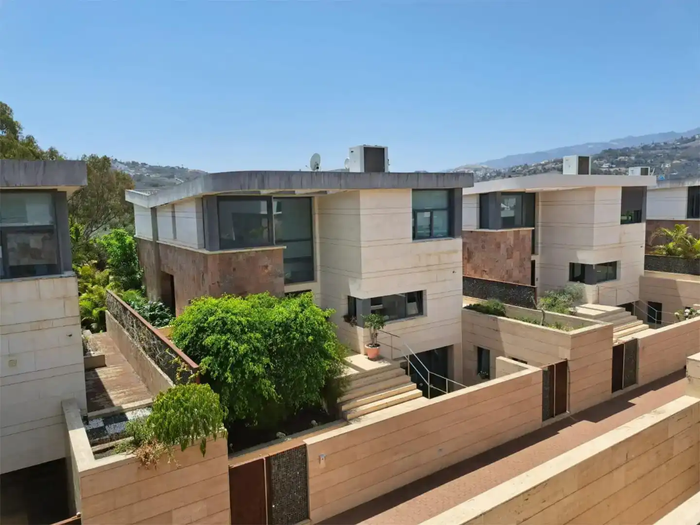 Vista exterior de Casa o xalet en venda en Santa Brígida amb Aire condicionat, Jardí privat i Parquet