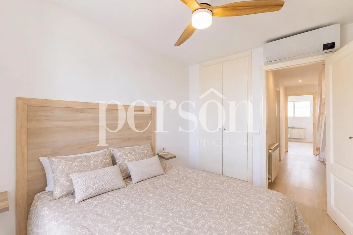 Bedroom of Houses for sale in Silla  with Air Conditioner and Terrace