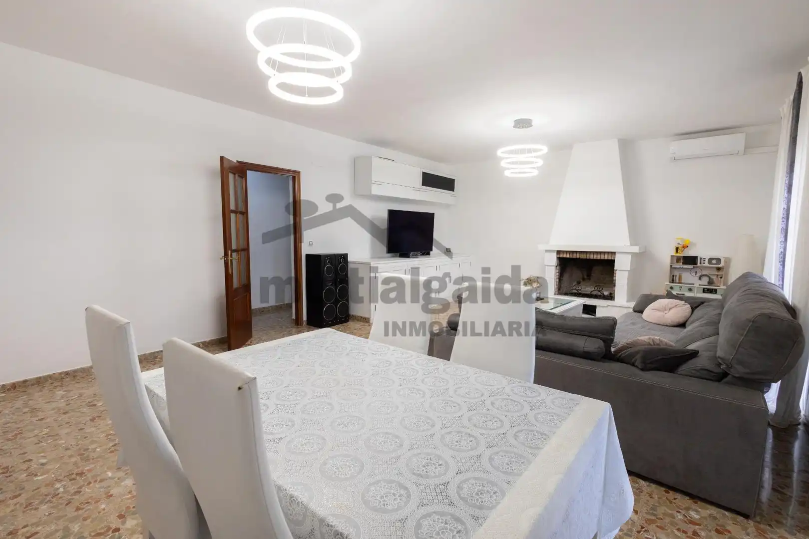 Sala d'estar de Casa o xalet en venda en Sanlúcar de Barrameda amb Jardí privat, Terrassa i Traster