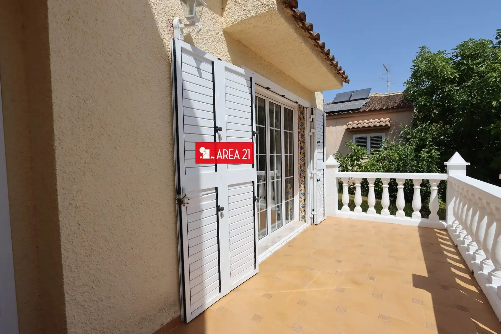 Exterior view of Houses for sale in La Pobla de Vallbona  with Heating, Terrace and Storage room