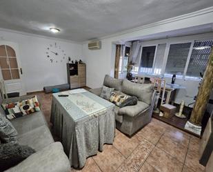 Sala d'estar de Pis en venda en  Jaén Capital amb Aire condicionat, Calefacció i Moblat
