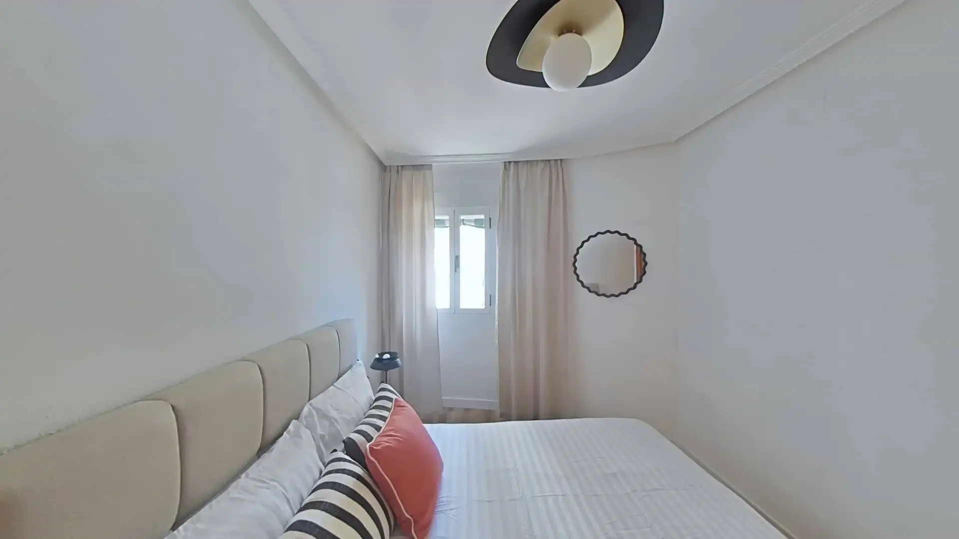 Dormitori de Apartament en venda en Torrevieja amb Aire condicionat, Calefacció i Terrassa
