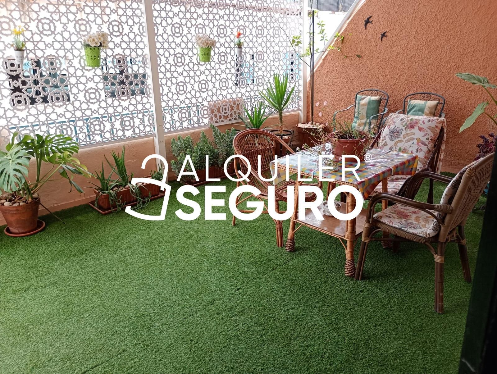 Terrassa de Pis de lloguer en Benalmádena amb Terrassa i Moblat