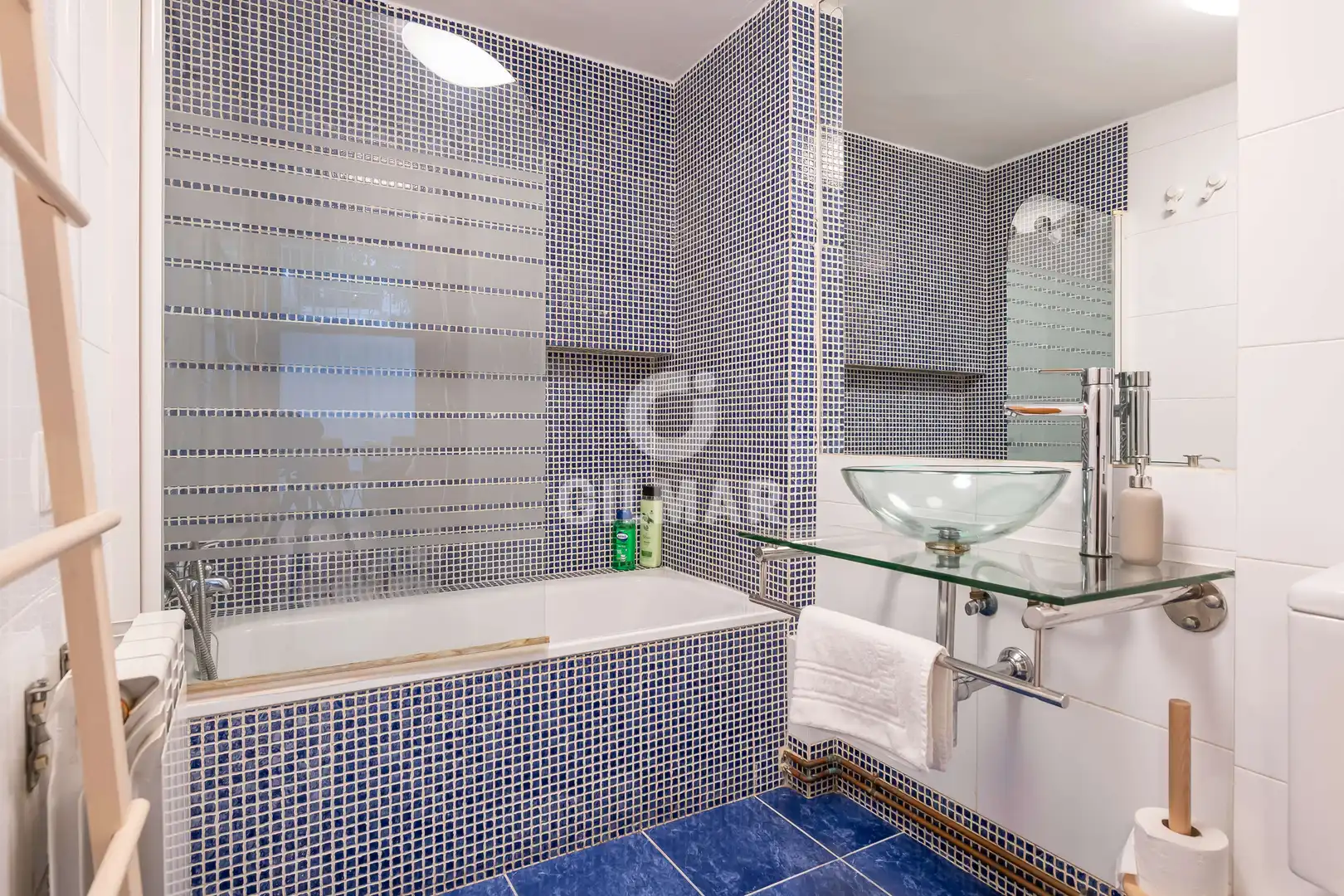 Bathroom of Flat for sale in Madrid  with Heating