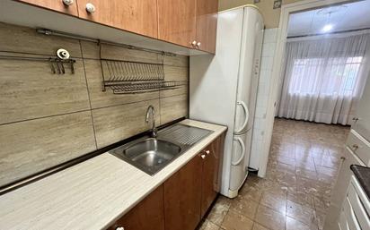 Kitchen of Flat for sale in Santa Coloma de Gramenet