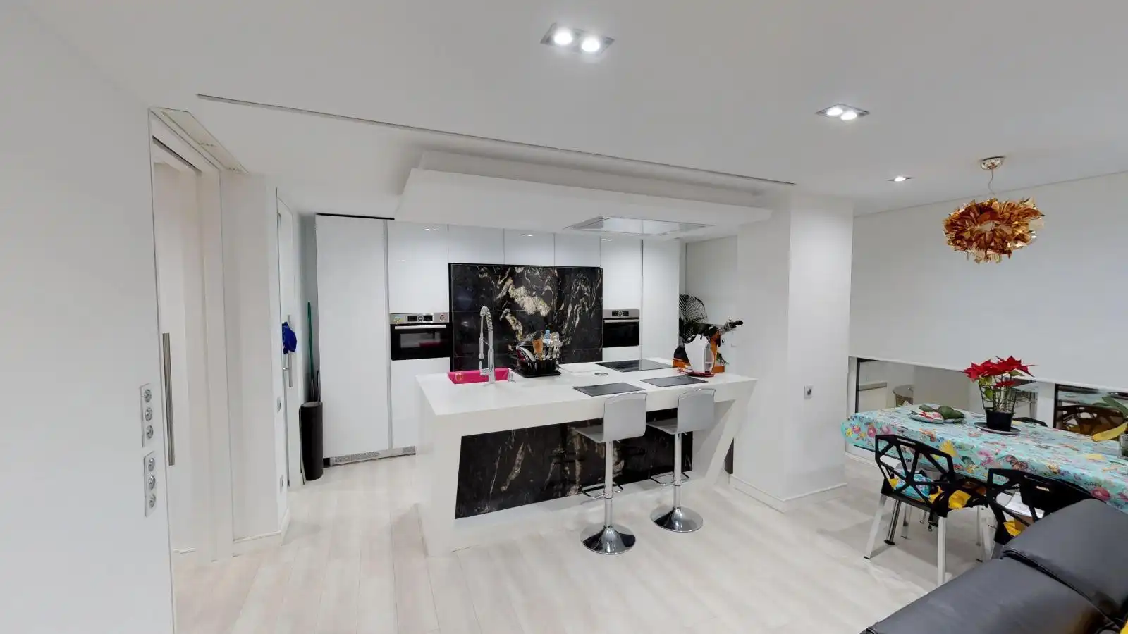 Kitchen of Duplexes for sale in Vélez-Málaga  with Air Conditioner and Community pool
