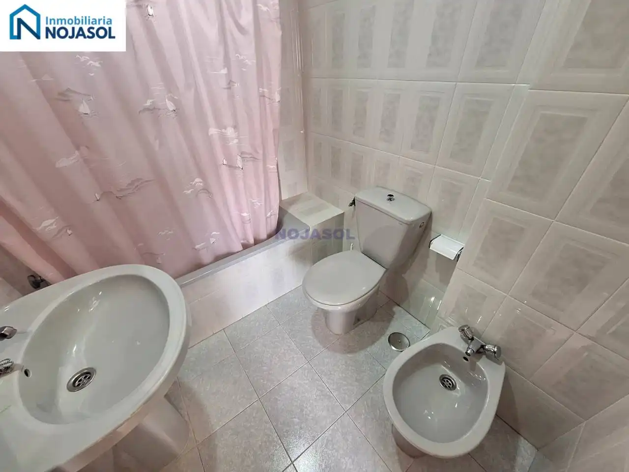 Baño de Piso de alquiler en Noja con Terraza y Amueblado