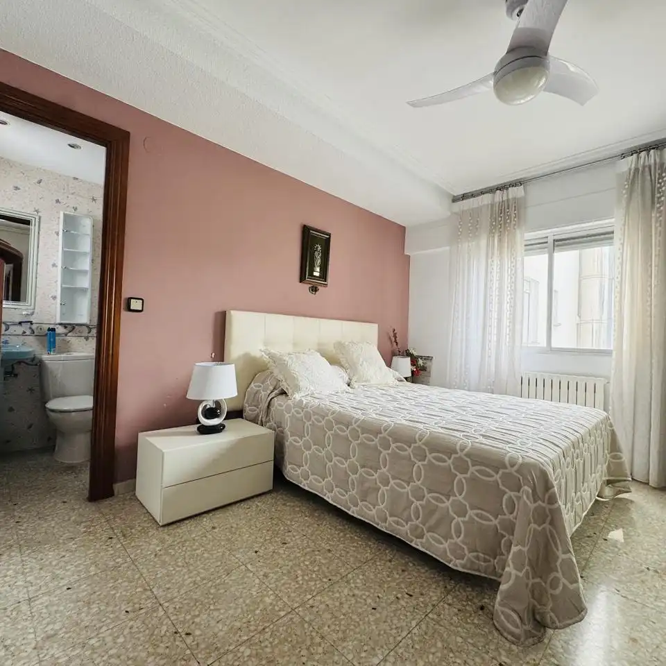 Flat for sale in De Cesáreo Alierta, La Granja