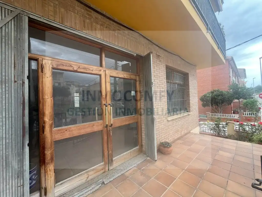 Local comercial en venta en Calle Penya Bisbalenca 57
