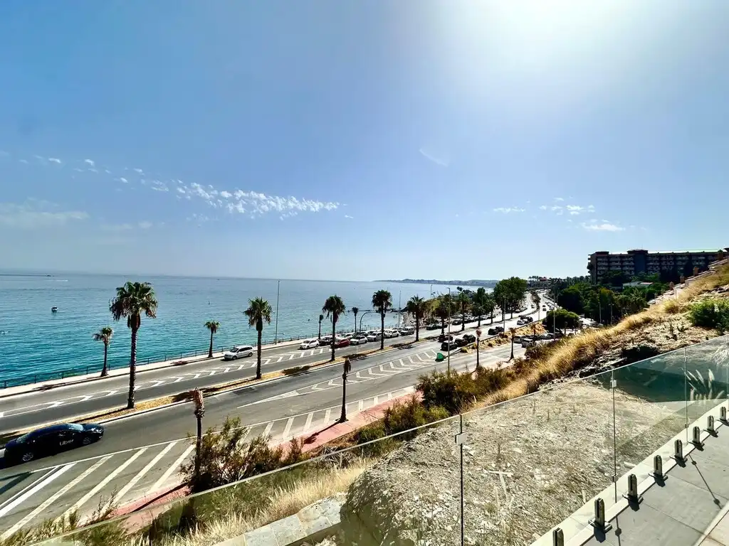 Vista exterior de Casa o chalet en venta en Benalmádena con Aire acondicionado, Terraza y Amueblado