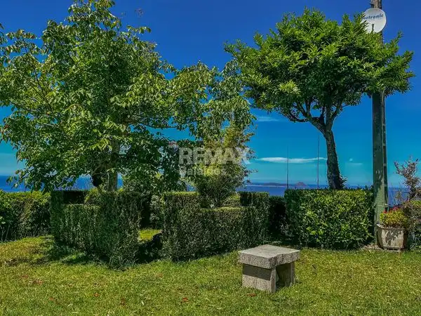 Wohnung zum Verkauf in Nigrán mit Privatgarten und Abstellraum