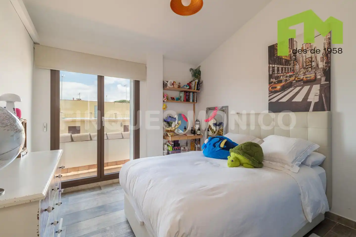 Habitación de Casa o chalet en venta en El Masnou con Aire acondicionado, Calefacción y Jardín privado