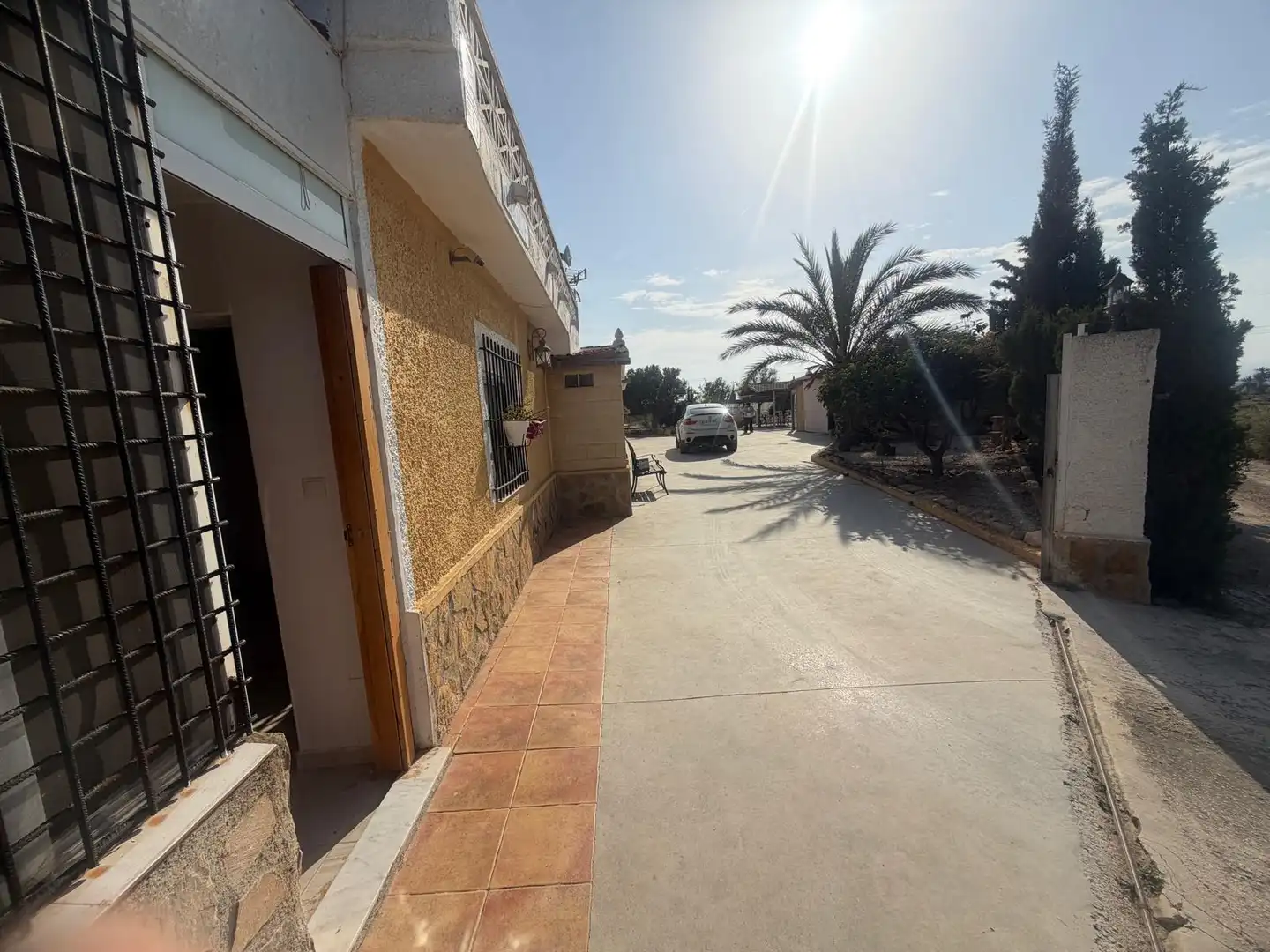 Vista exterior de Casa o xalet en venda en Elche / Elx amb Aire condicionat, Jardí privat i Terrassa