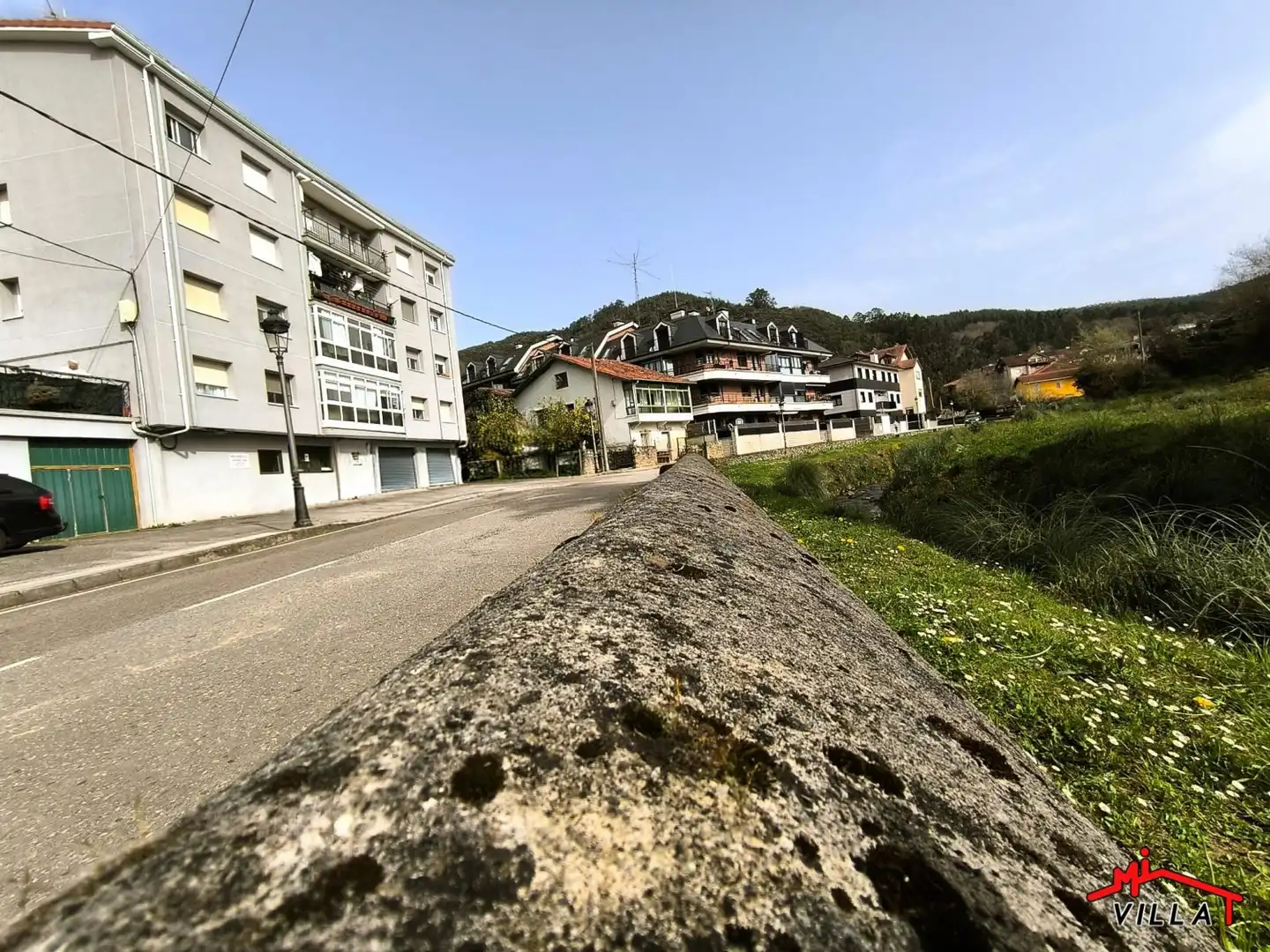 Vista exterior de Pis en venda en Limpias amb Calefacció, Parquet i Moblat