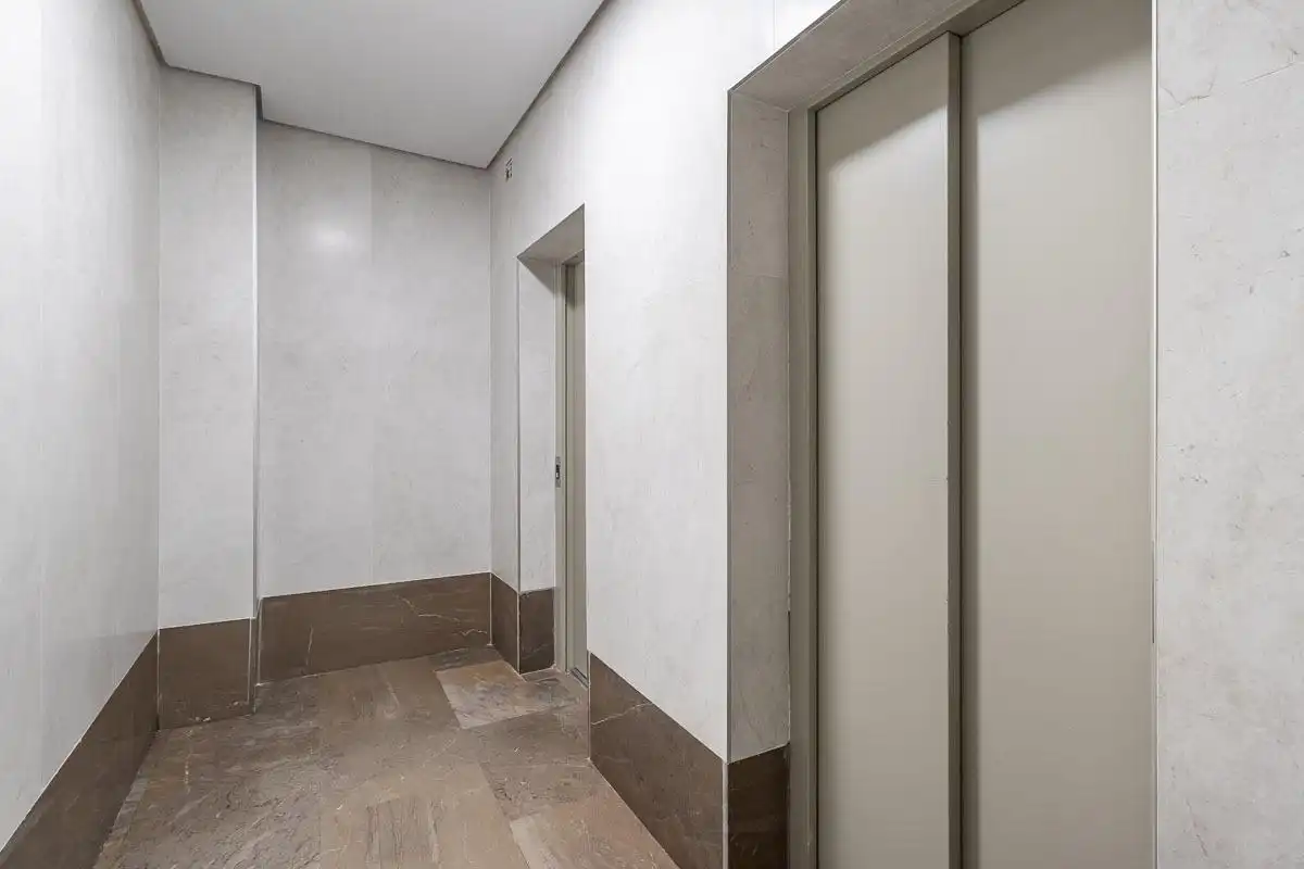 Piso en venta en Granada con Calefacción y Terraza