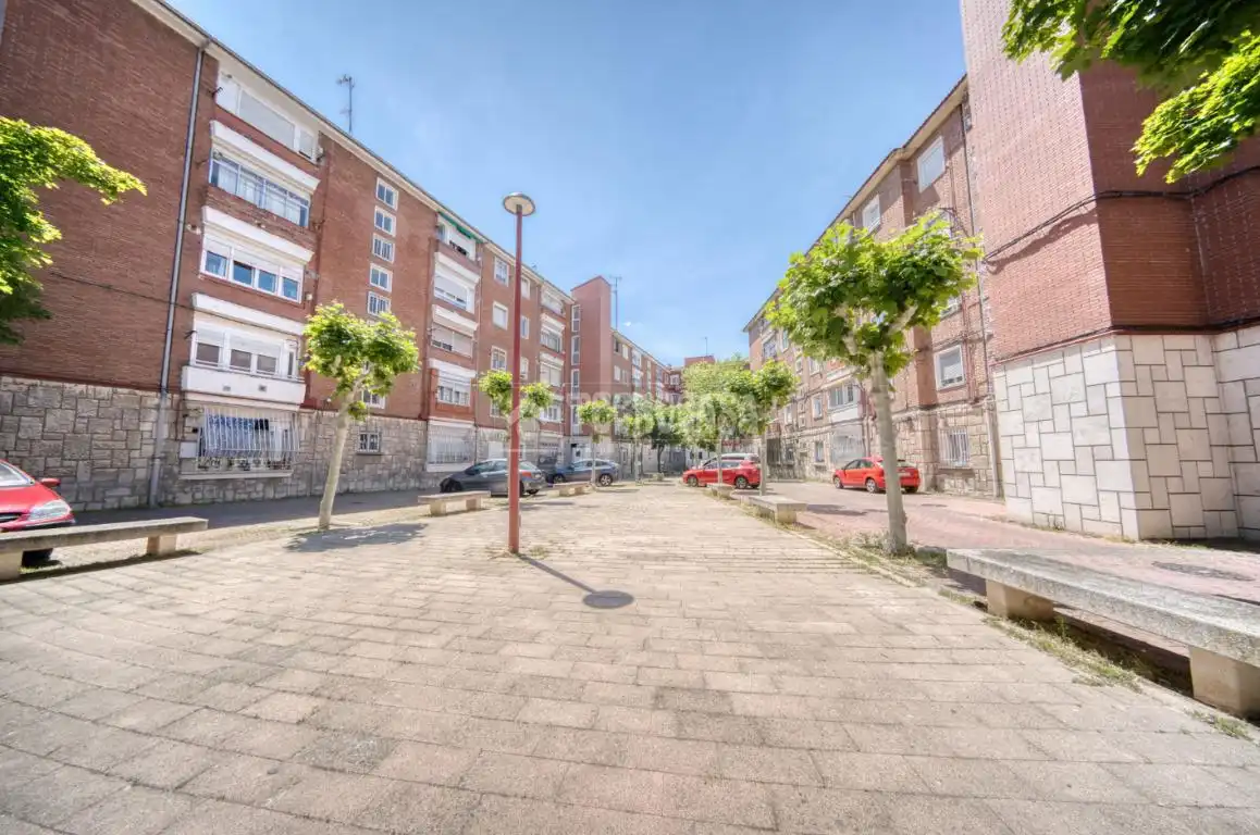 Vista exterior de Pis en venda en Valladolid amb Calefacció