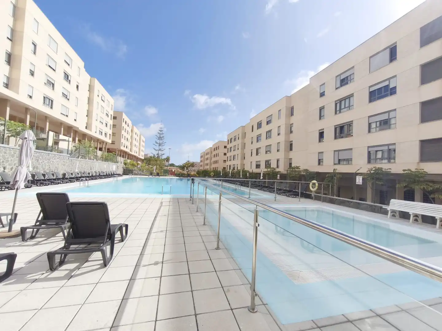 Schwimmbecken von Wohnung zum Verkauf in Las Palmas de Gran Canaria mit Abstellraum und Gemeinschaftspool