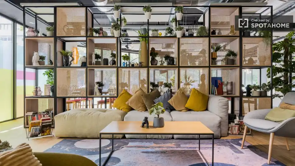 Sala de estar de Casa o chalet para compartir en Barcelona con Aire acondicionado, Terraza y Amueblado